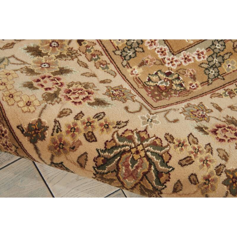 Nourison Royalty Ivory Area Rug (7'9 x 9'9) - 7'9" x 9'9"