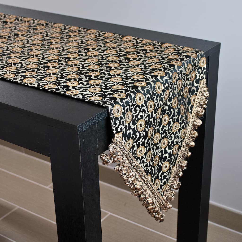 Sherry Kline Fairmont Table Runner