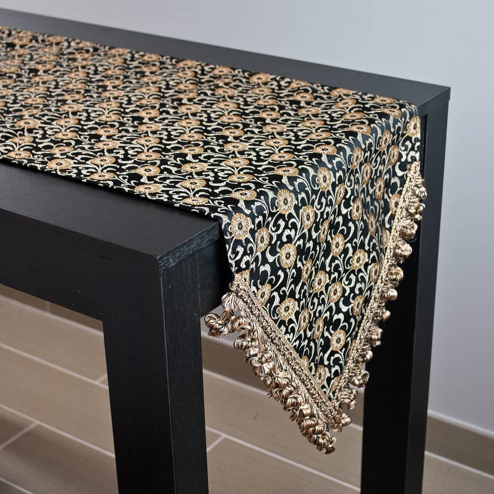 Sherry Kline Fairmont Table Runner