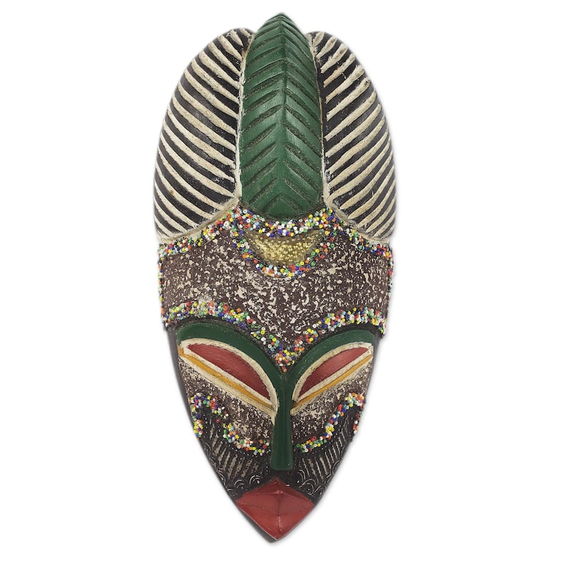 Handcrafted Sese Wood 'Pride of a Queen' African Wall Mask (Ghana)