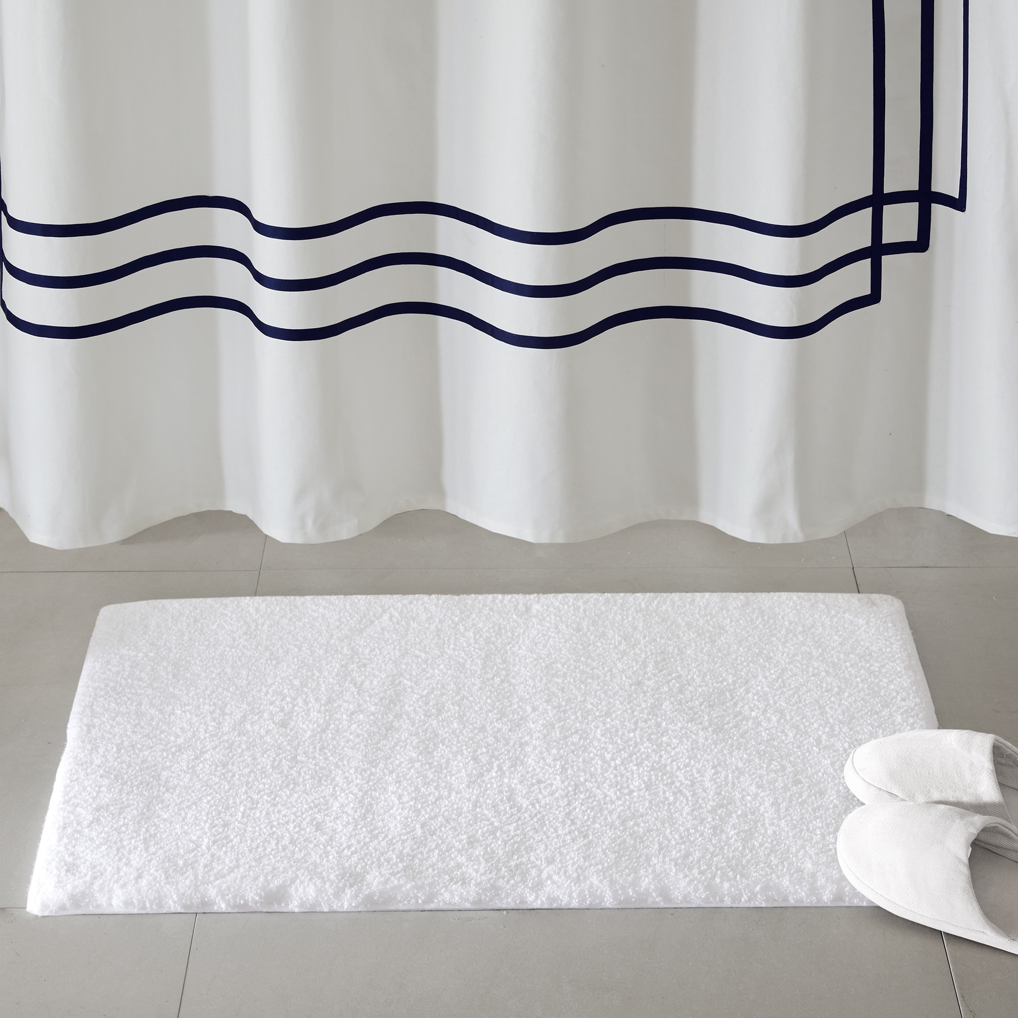 Marshmallow Quick Dry Microfiber Bath Rugs by Madison Park Signature