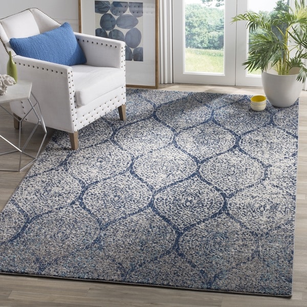Safavieh Madison Vintage Navy/ Silver Distressed Rug - 4' x 6'