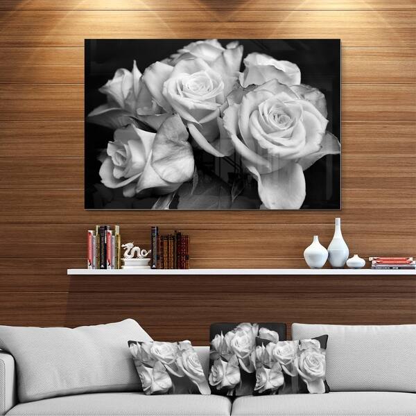 Shop Bunch Of Roses Black And White Floral Glossy Metal Wall Art Overstock 12780775
