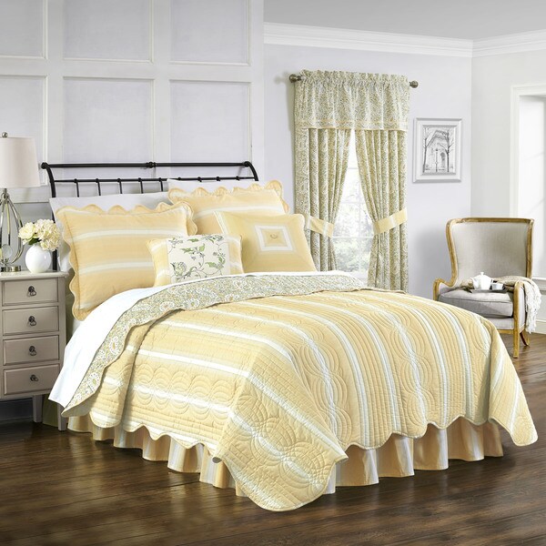 Waverly Paisley Verveine Multi Piece Quilt Set