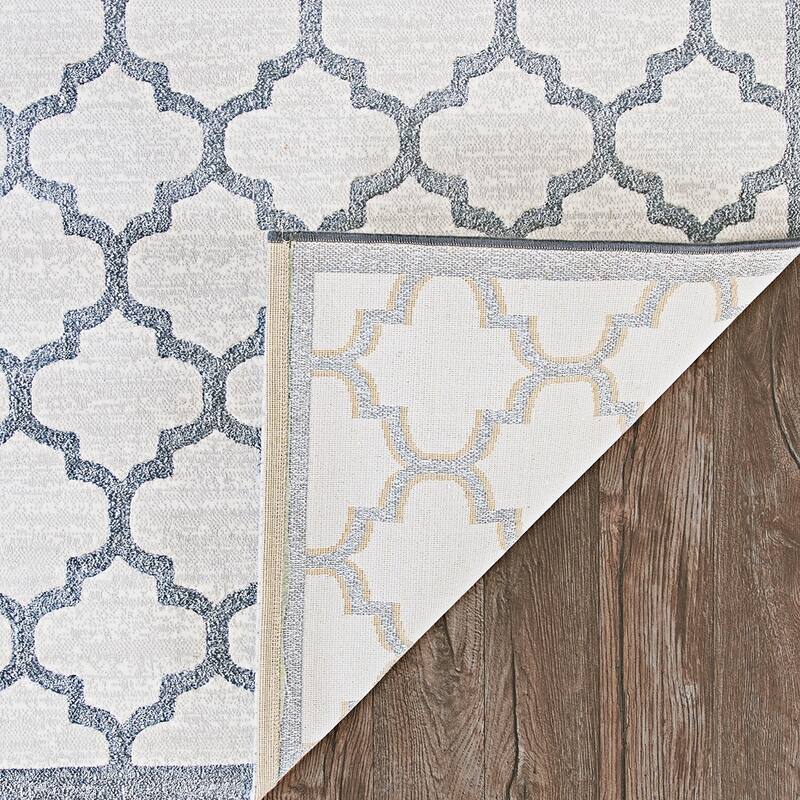 Sundance Quatrefoil Cream- Slate Blue Area Rug