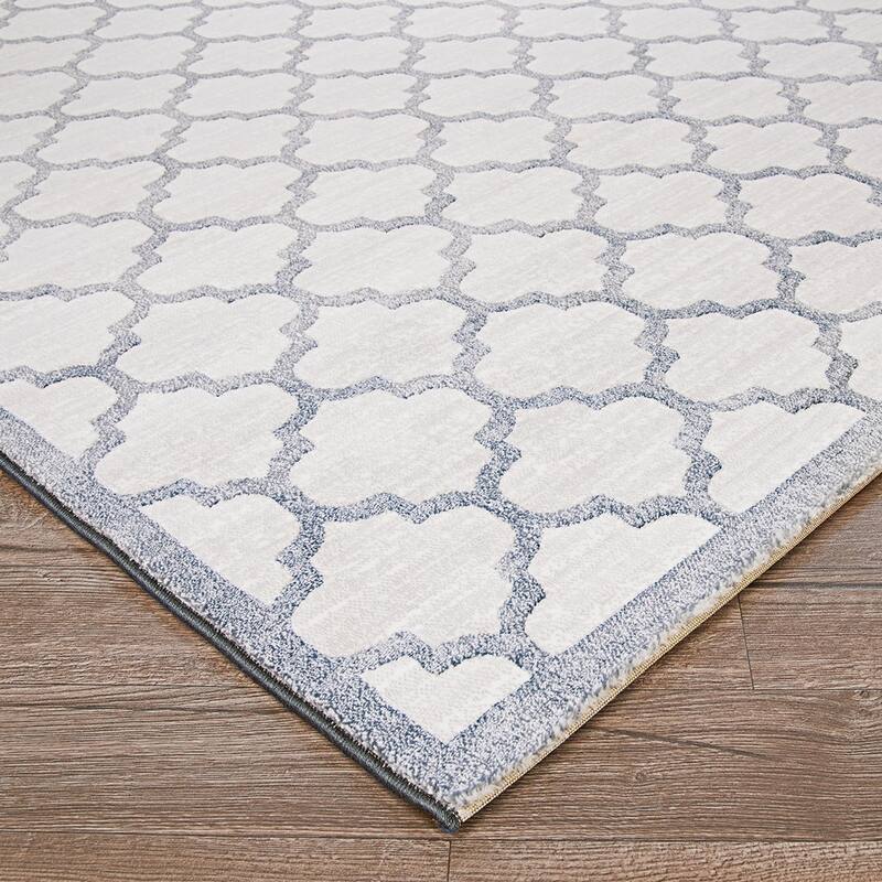 Sundance Quatrefoil Cream- Slate Blue Area Rug