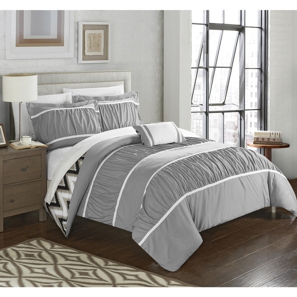 Chic Home 8 piece full bed authentic in a bag conforter set