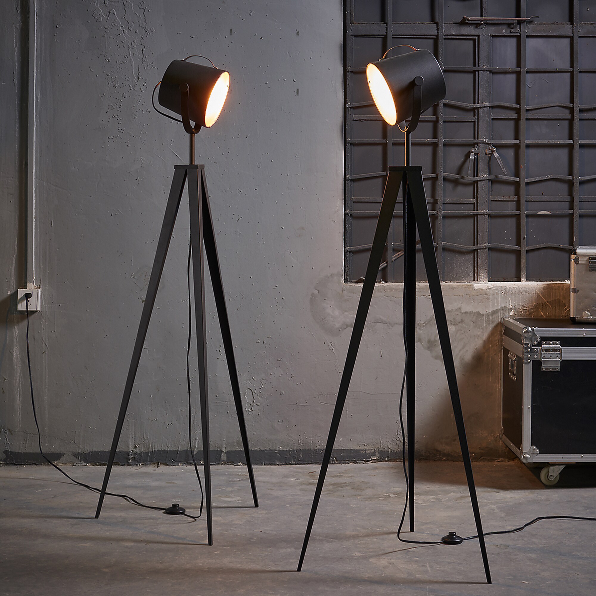 versanora fascino tripod floor lamp