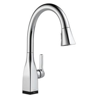 Delta linden single-handle pull-out spray kitchen faucet in chrome
