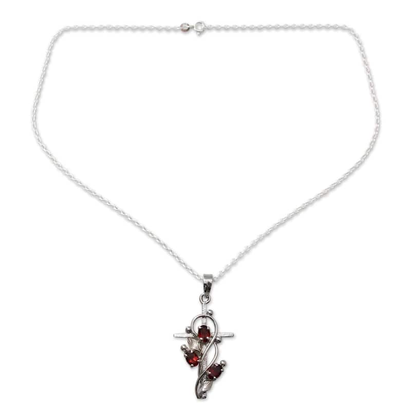 Handmade Sterling Silver Sacred Trinity Garnet Necklace (India) - Red - 18 Inch - White