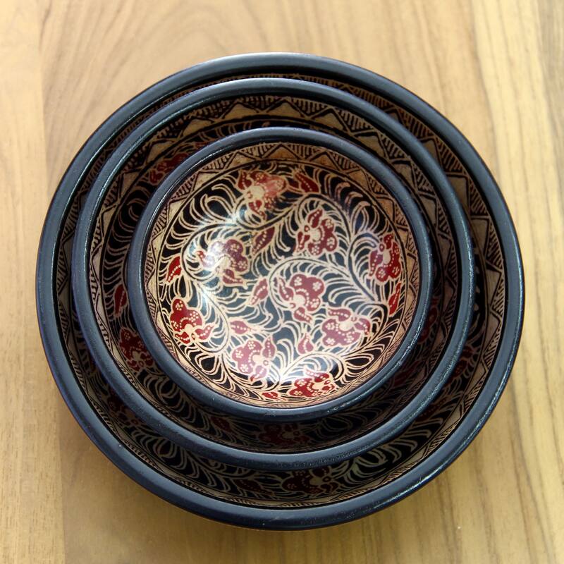 Set of 3 Handcrafted Wadang Wood 'Javanese Vines' Batik Centerpieces (Indonesia)