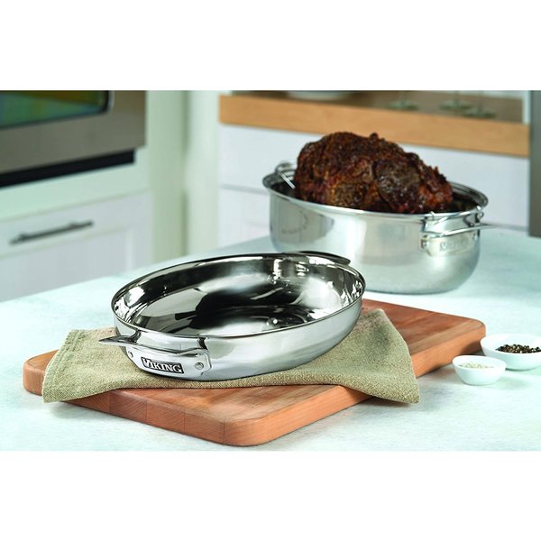Viking 3-Ply 8.5-Quart Oval Roaster with Metal Induction Lid and