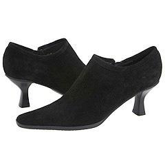 Vaneli Lisabet Black Suede Pumps/Heels