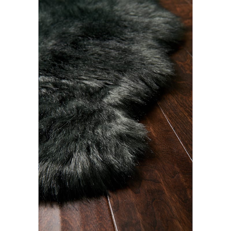 Alexander Home Faux Fur Two-toned Textured Shag Rug