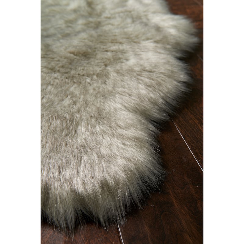Alexander Home Faux Fur Two-toned Textured Shag Rug