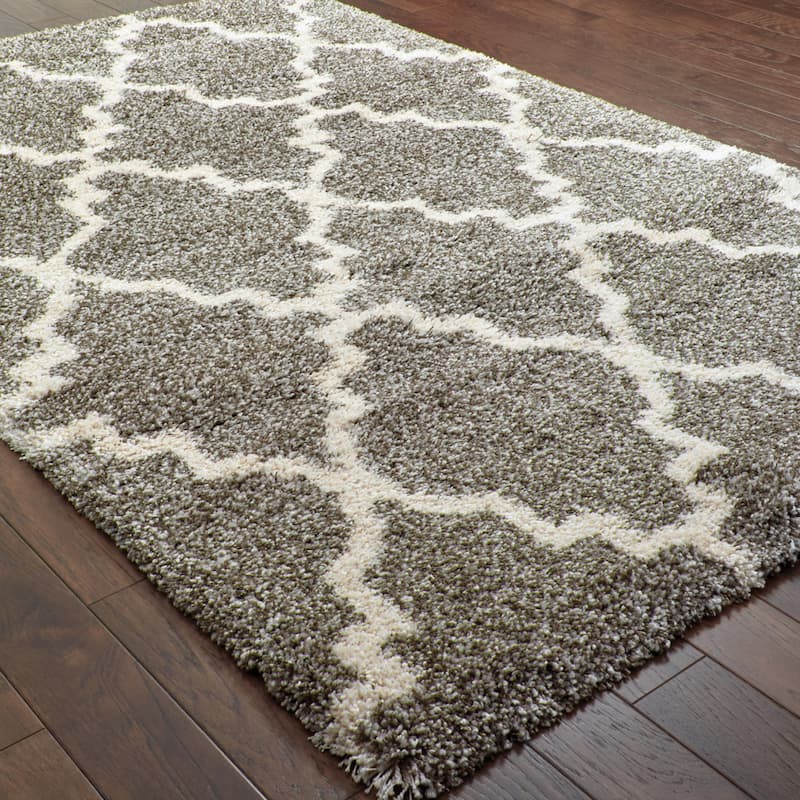 Style Haven Menlo Quatrafoil Shag Rug