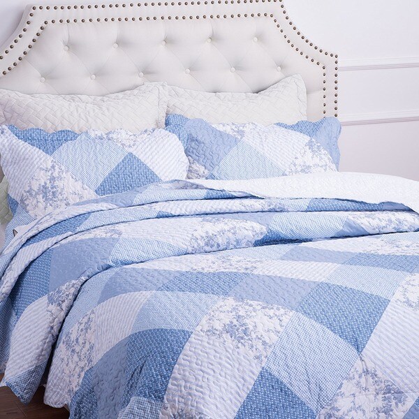 Printed Blue and White Floral Patchwork Plaid Meadow 3-piece Quilt Set with Shams by Bedsure
