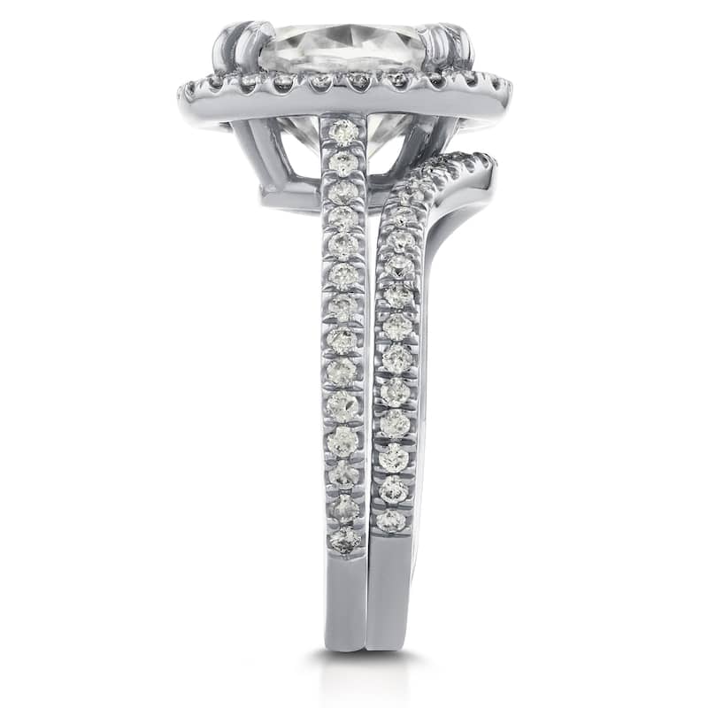 Annello by Kobelli 14k White Gold 3ct Oval Moissanite and 3/5ct TDW Diamond Halo 2-Piece Bridal Set (G-H, I1-I2