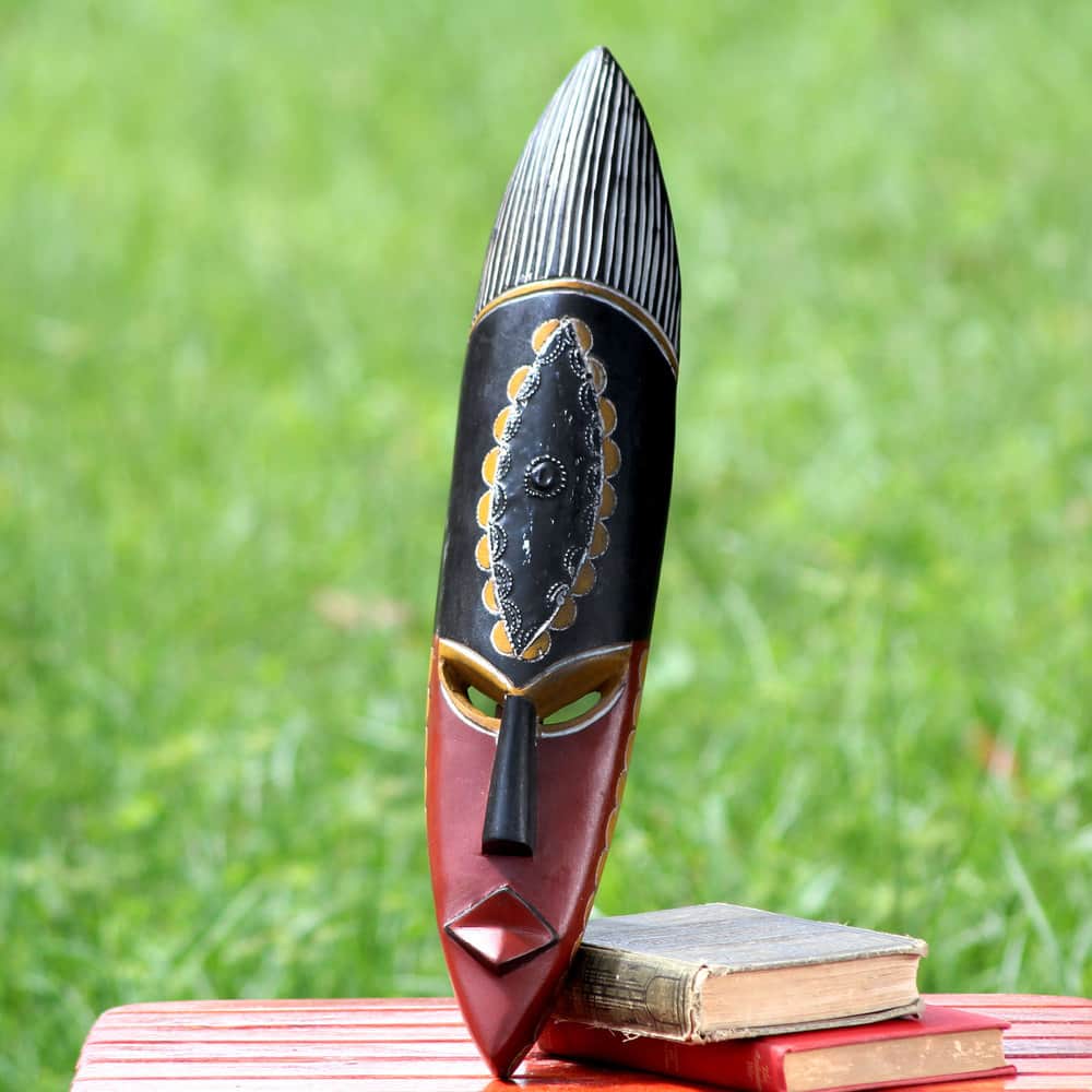 Handcrafted Sese Wood 'Show Your Strength' African Wall Mask (Ghana)