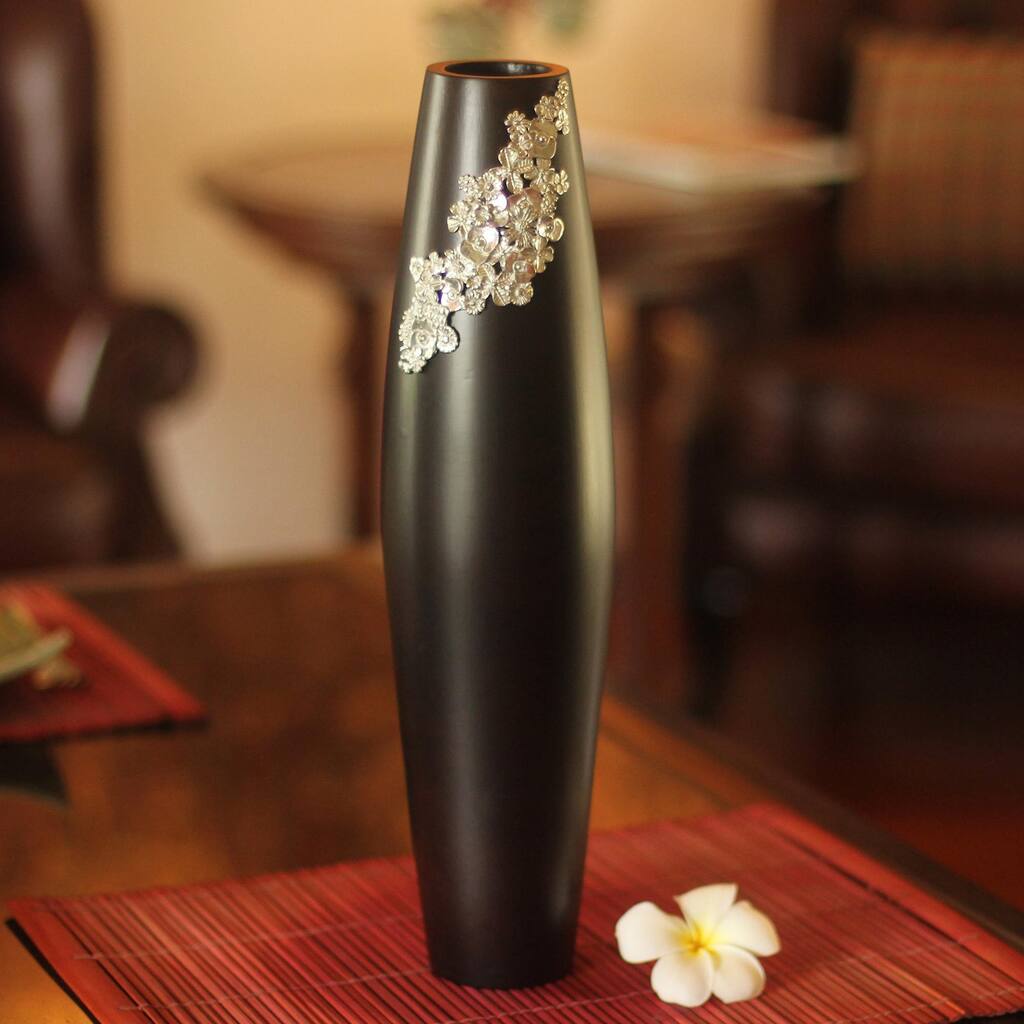 Handmade Mango Wood Pewter 'Thai Garden' Vase (Thailand)