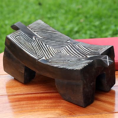 Handcrafted Sese Wood 'Senufu Goodnight Dreams' Sculpture (Ghana) - 4.3" H x 8.25" W x 4.3" D