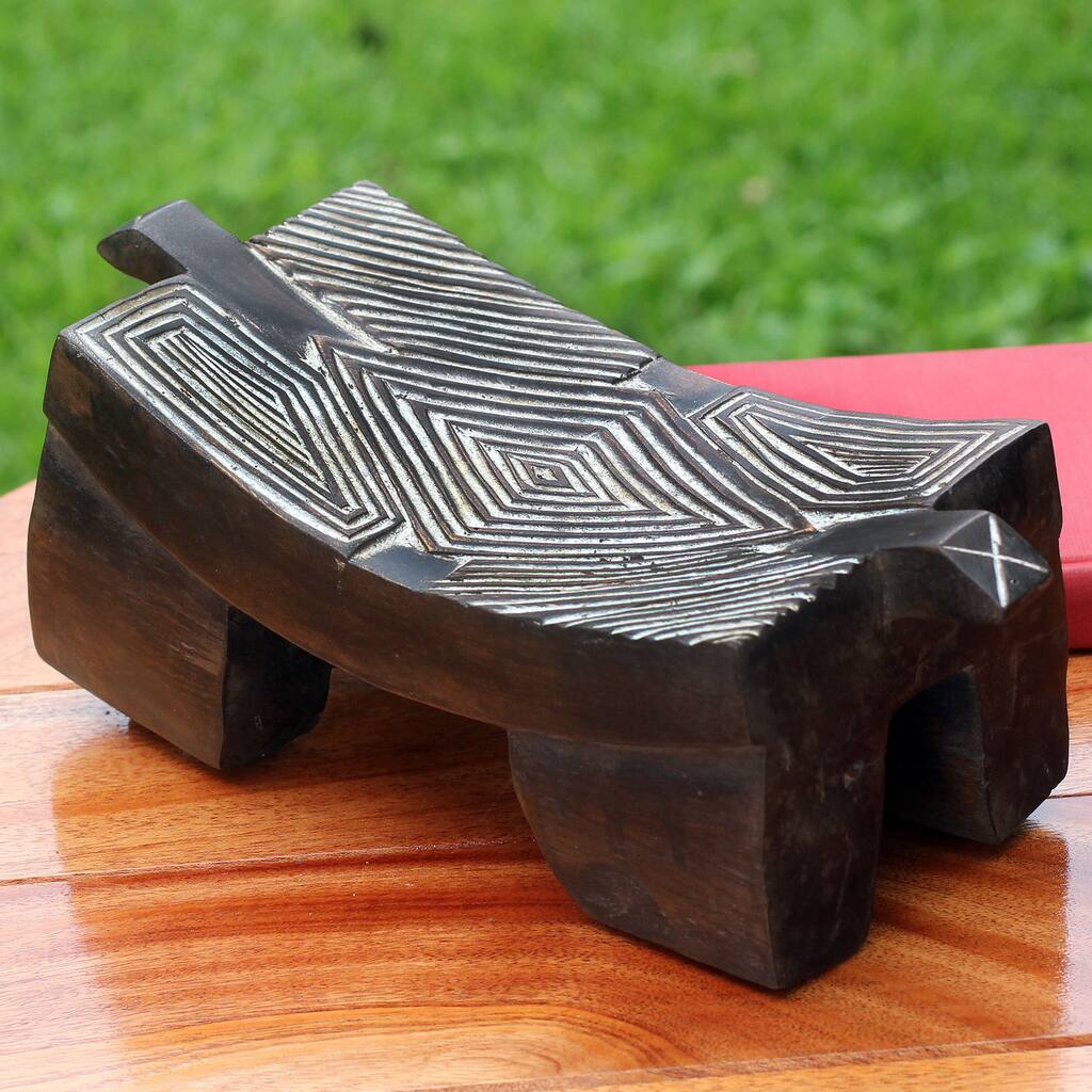 Handcrafted Sese Wood 'Senufu Goodnight Dreams' Sculpture (Ghana) - 4.3" H x 8.25" W x 4.3" D