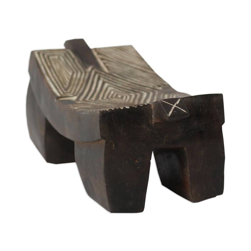 Handcrafted Sese Wood 'Senufu Goodnight Dreams' Sculpture (Ghana) - 4.3" H x 8.25" W x 4.3" D