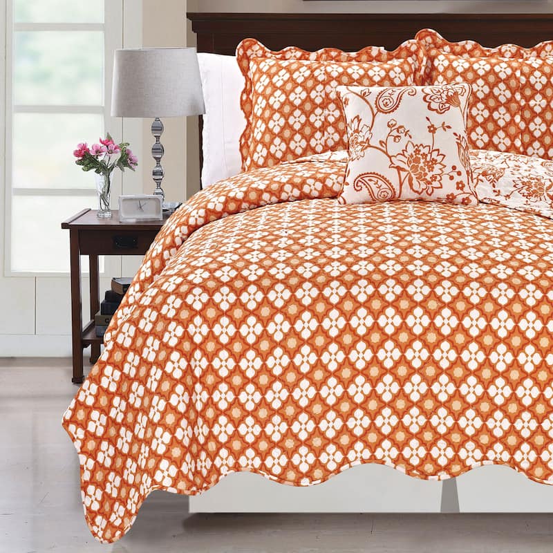 Printed Paisley Flower 4-piece Reversible Quilted Coverlet Set