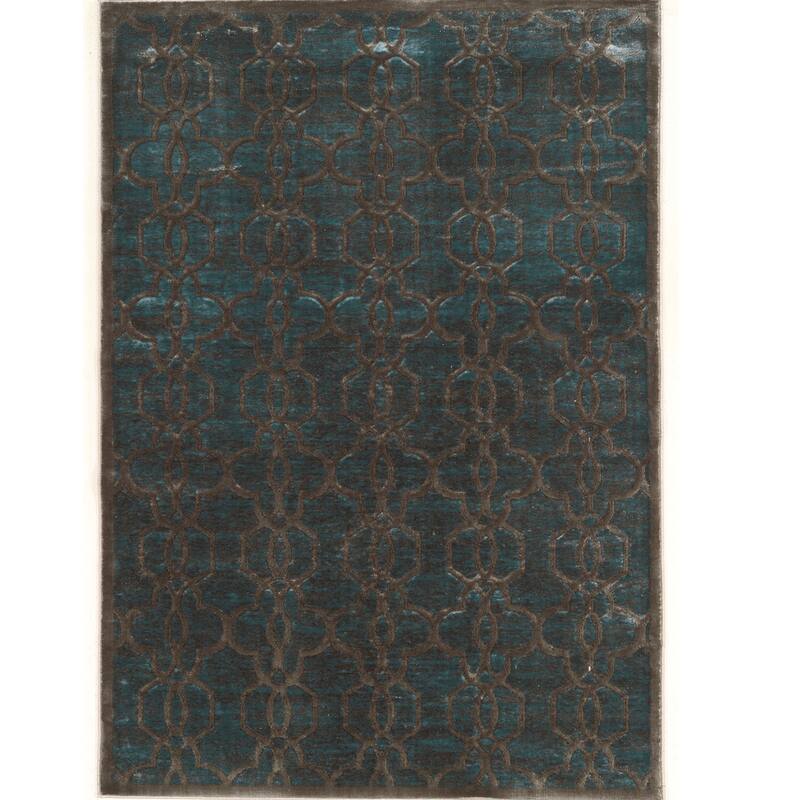 Linon Platinum Collection Iron Gate Quatrefoil Modified Polyester Area Rug