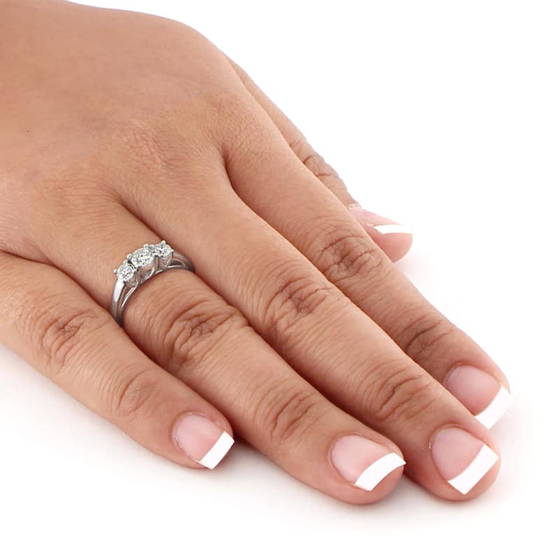 Auriya Platinum 2ctw Classic 3-Stone Diamond Engagement Ring (I-J, I1-I2)