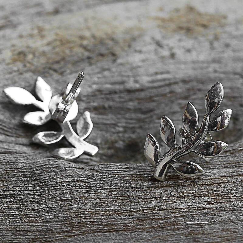 NOVICA Sterling Silver 'Peaceful Leaves' Earrings - 0.6*0.4