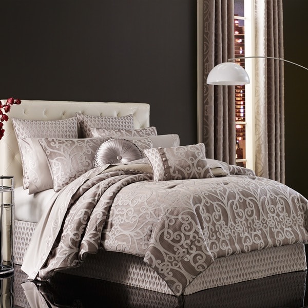 Shop Five Queens Court Ivy Woven Damask 4-piece Comforter Set - Free ...