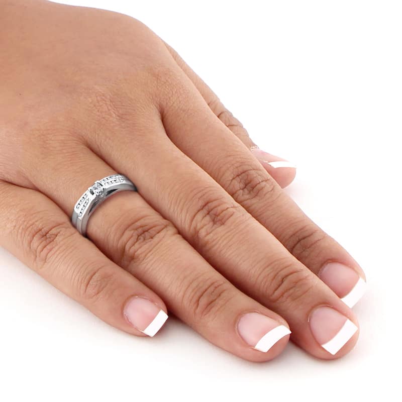 Auriya Platinum 1/4ctw Round Diamond Engagement Ring Set