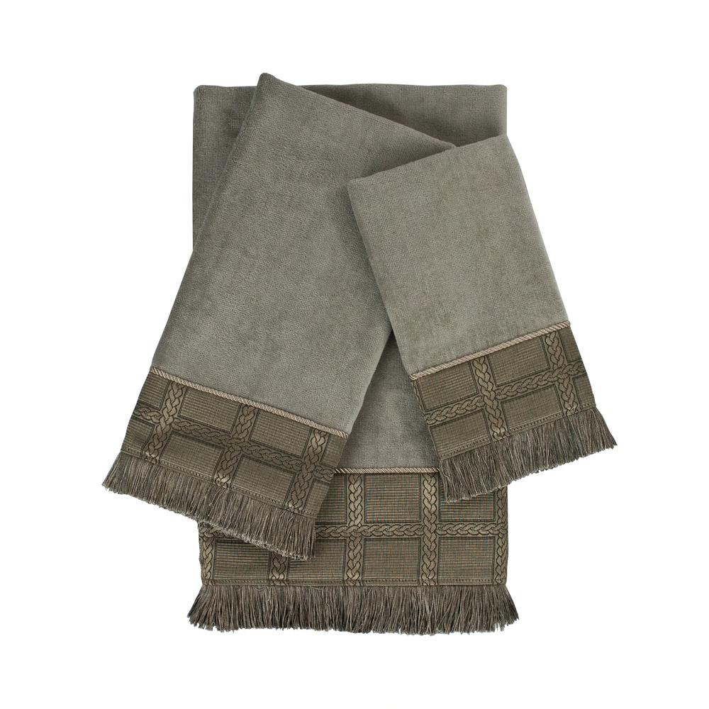 Sherry Kline Utopia Grey 3-piece Embellished Towel Set - On Sale - Bed Bath  & Beyond - 32898692