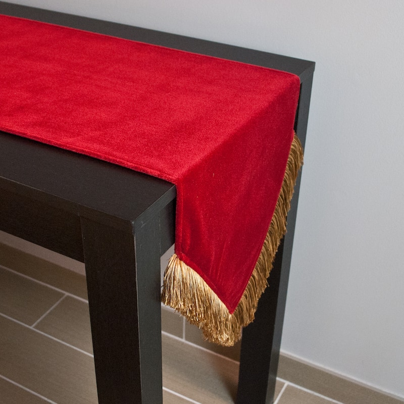 Sherry Kline Redfield Table Runner - 13 x 72