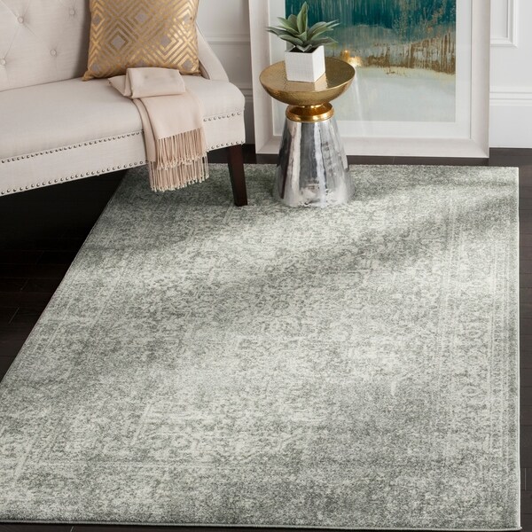 Safavieh Evoke Quinn Vintage Medallion Silver/ Ivory Rug - 11' x 15'