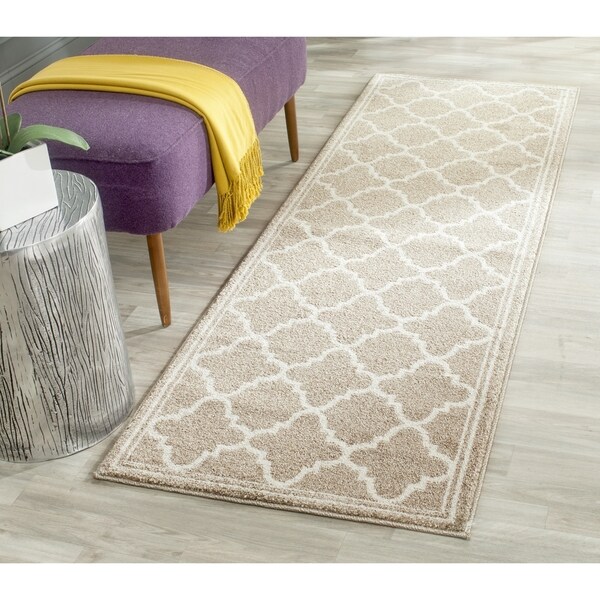 Safavieh Amherst Indoor/ Outdoor Wheat/ Beige Runner (2' 3 x 21') - 2'3" x 21'