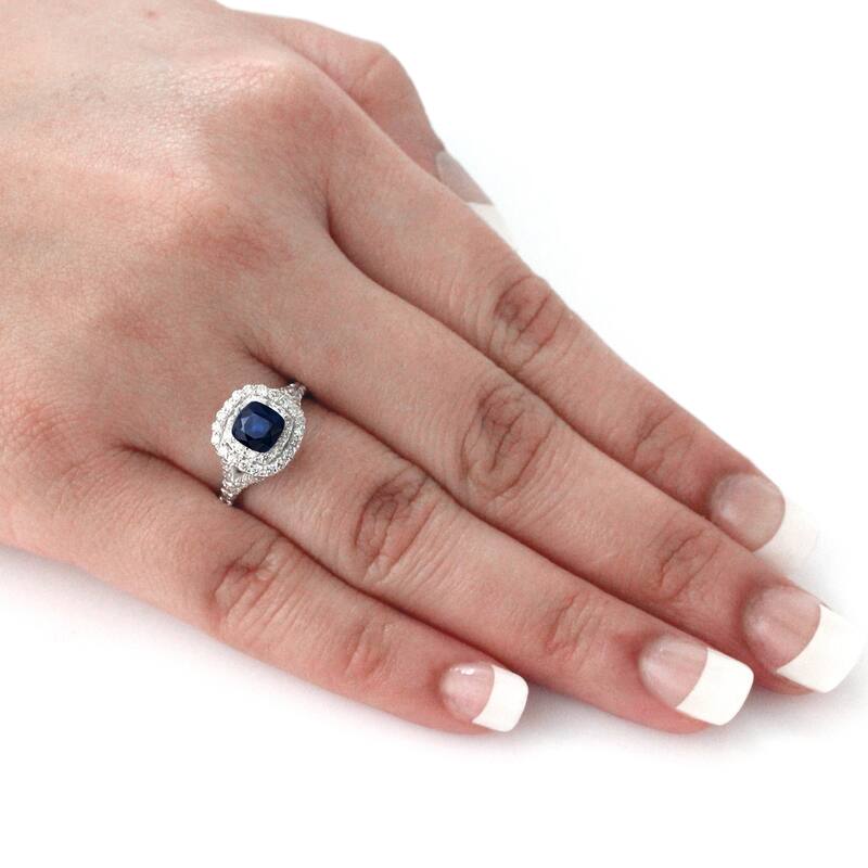 Platinum 1/2ct Cushion-Cut Blue Sapphire and 3/4ct TDW Diamond Halo Engagement Ring (H-I, SI1-SI2)