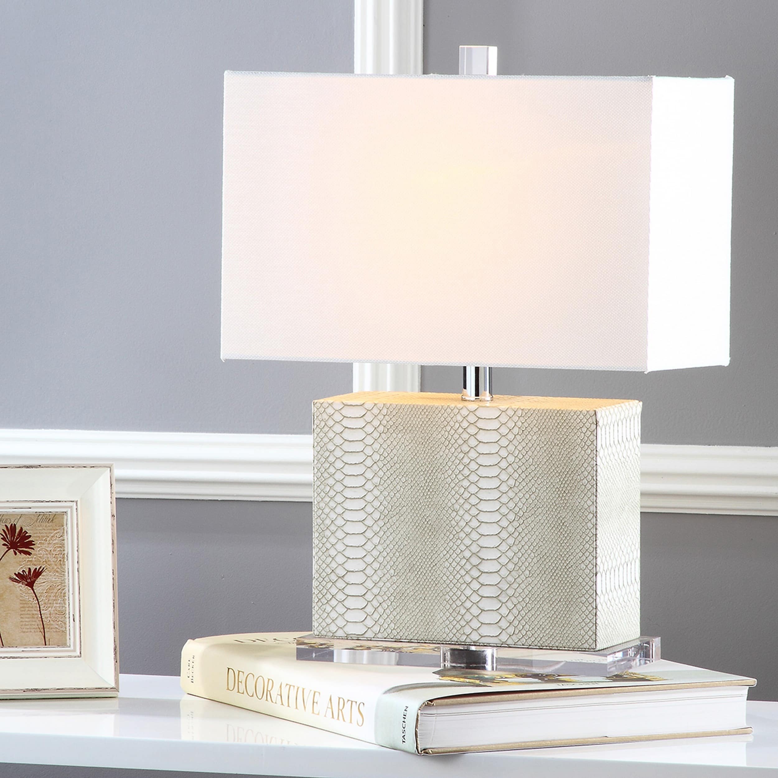 Safavieh Lighting 21 Inch Delia Faux Snakeskin Cream Table Lamp Safavieh Lighting 21 Inch Delia Faux Snakeskin Cream Table Lamp