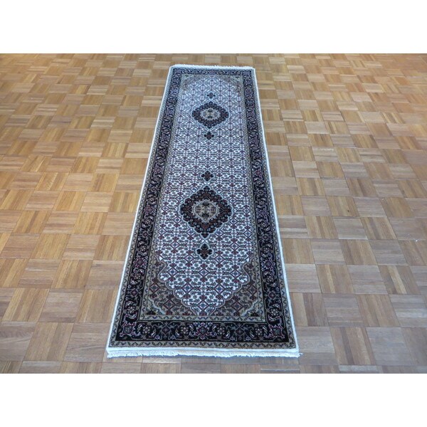 Ivory Wool and Silk Hand-knotted Mahi Tabriz Oriental Rug - 2'6 x 7'11. Opens flyout.