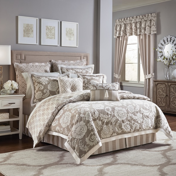 Croscill Anessa Chenille Jacquard Woven Floral 4 Piece Comforter set