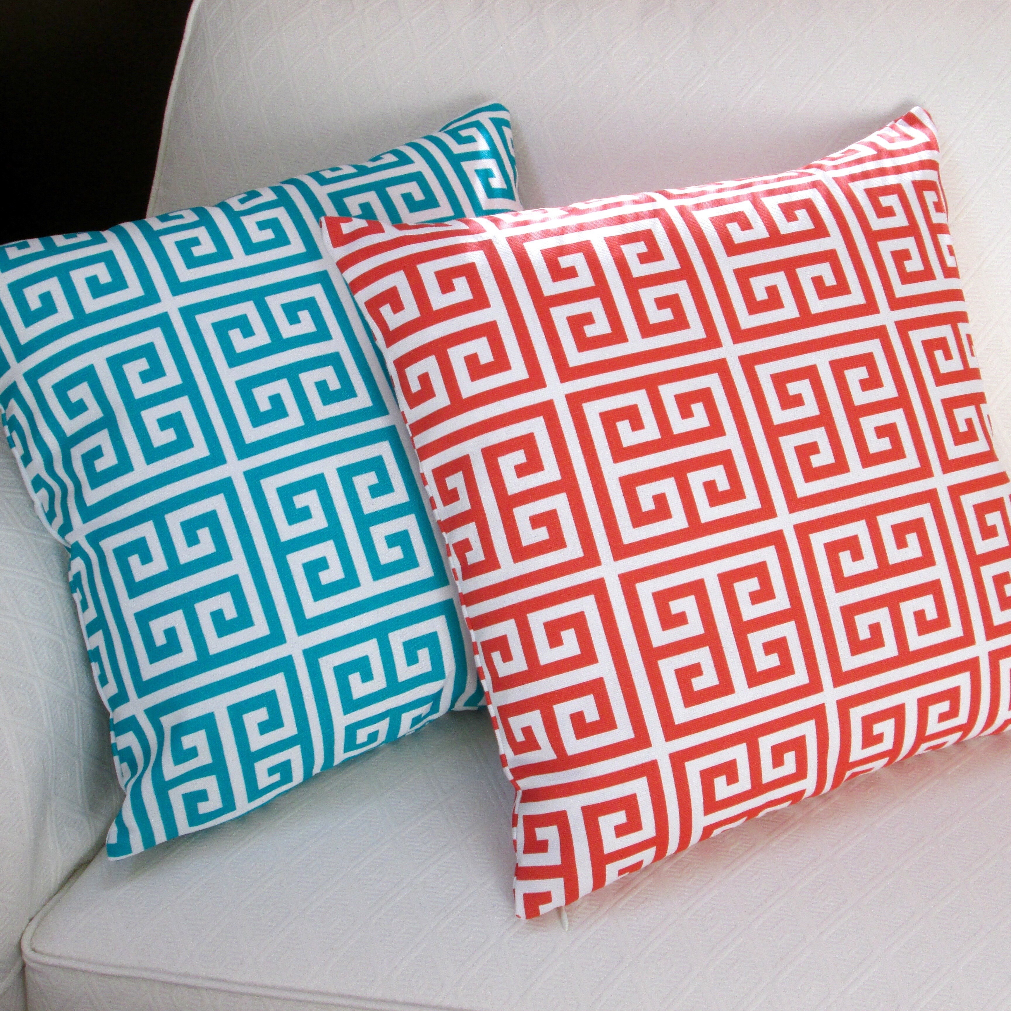 Artisan Pillows Outdoor 18-inch Greek Key Blue or Orange Throw Pillow (Set  of 2) - Bed Bath & Beyond - 13682646