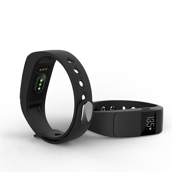 fitness band under 600