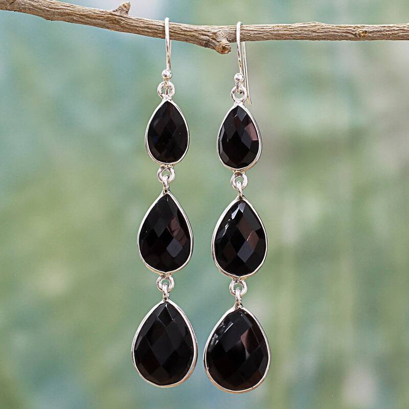 Handmade Sterling Silver Magical Elegance Onyx Earrings (India) - 2.8*0.5W