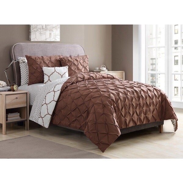 VCNY Home Ogee Reversible 8-piece Bed in a Bag Set with Sheets