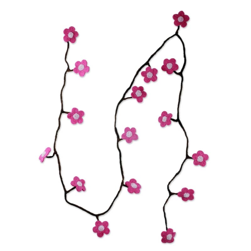 Handcrafted Wool 'Hot Pink Blossoms' Christmas Tree Garland (India)
