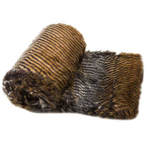 Comfy Corrugated Faux Fur Throw Blanket 50''x60''