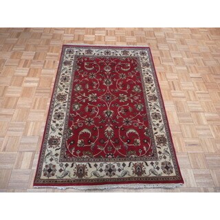 Agra Burgundy Hand-knotted Wool Oriental Rug - 4' x 6'
