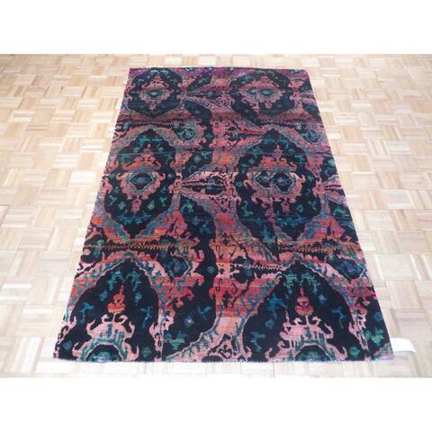 Black Ikat Hand-knotted Sari Silk/Bamboo Silk Oriental Rug - 5' x 8'