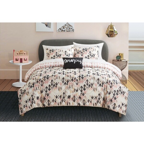 Formula Maddie Diamond 8-piece Bed in a Bag with Sheet Set